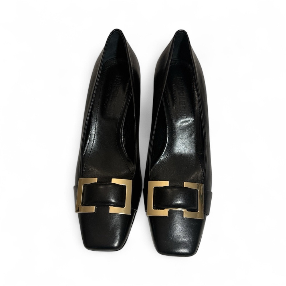 Chic Black Heels with Gold Accent